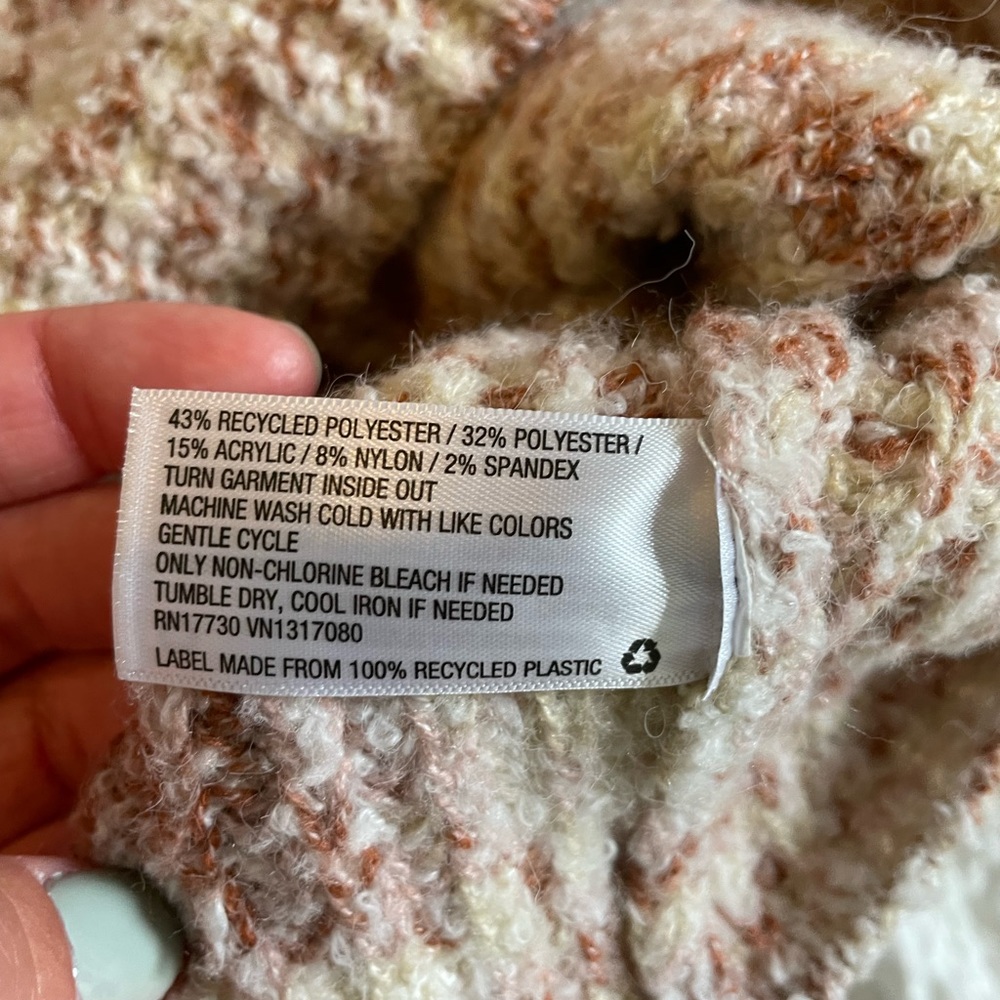 Universal Thread Sweater - Picture 3 of 4